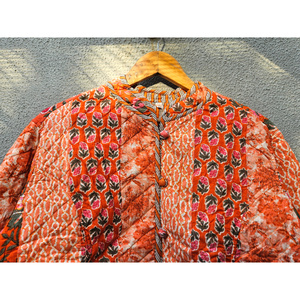 Chaqueta acolchada Kantha floral para mujer, abrigo reversible de algodón con patchwork y cierre de botones para otoño/invierno, regalo para ella - Product Image 2