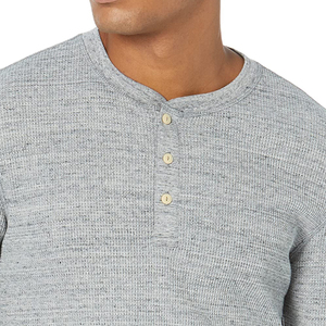 Commande en gros de t-shirts Henley personnalisés pour hommes, service OEM de marque privée, t-shirts Henley à manches longues pour femmes - Product Image 4