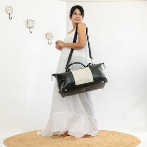 Bolsa de equipaje Hairon de piel de vaca de viaje, bolsa de lona Vintage de cuero para acampar y senderismo, bolsa de fin de semana hecha a mano para hombres y mujeres - Product Image 1