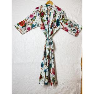 Bata Kimono de Algodón Estampada a Mano: Chaqueta Ligera Azul Estilo Boho para Invierno con Cinturón, Venta al por Mayor - Product Image 1