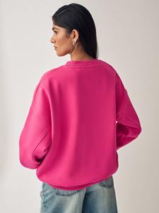 Premium oversized sweatshirt with heavyweight cotton, ribbed cuffs, and a relaxed fit for a modern streetwear look. - Product Image 3