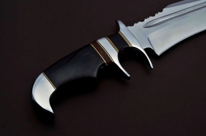 Couteau Bowie artisanal en acier D2 avec manche en corne de buffle et garde en acier, couteau de survie et de chasse avec étui en cuir - Product Image 4