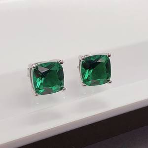 ต่างหูมรกตทรงสี่เหลี่ยมประดับเพชรพลอยประจำเดือนพฤษภาคม ของขวัญวันเกิดคริสต์มาสสำหรับผู้หญิง - Product Image 4