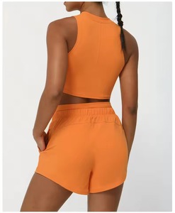 Conjunto de sujetador deportivo y shorts de yoga para mujer al por mayor personalizado - Sujetador deportivo ajustado con espalda cruzada y shorts de cintura media, tela transpirable de secado rápido para - Product Image 5