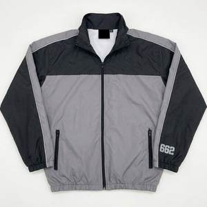 Conjunto de Chaqueta Cortavientos y Pantalones Cortos de Nailon para Hombre, Color Negro y Gris, con Logotipo Personalizado RTS, Transpirable, Clásico, para Verano - Product Image 2