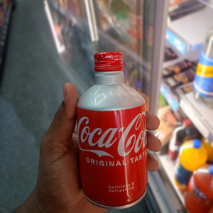 Coca-Cola Japon 300ml, prix avantageux, soda japonais premium, boisson gazeuse tendance - Product Image 5