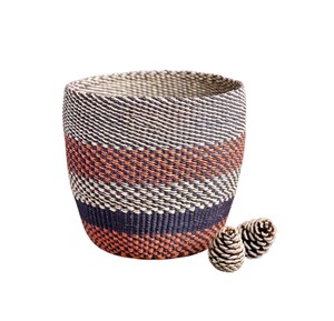 Cesta de Almacenamiento de Mimbre Tejida a Mano con Patrón de Rayas Multicolores, Contenedor de Mimbre Artesanal para Decoración del Hogar - Product Image 1