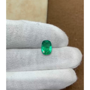 พลอยมรกตธรรมชาติคุณภาพสูงจากแซมเบีย รูปทรงคุชชั่น สีเขียวสดใส สำหรับทำเครื่องประดับ ราคาขายส่ง GEMS INTERNATIONAL - Product Image 1