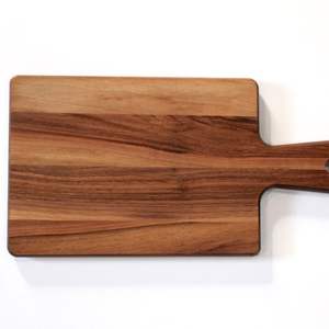 Tabla de cortar de madera artesanal con vetas de madera únicas para una experiencia culinaria premium - Product Image 4