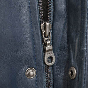 แจ็คเก็ตหนังผู้ชายสไตล์ไฮสตรีทแบบปรับแต่งได้ กันน้ำ กันลม คอทรงกรวย สวมใส่สบาย อุ่นสบายสำหรับฤดูหนาว แฟชั่นทันสมัย - Product Image 6