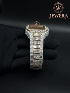 Montre en acier inoxydable de qualité supérieure Mossinate avec un design haut de gamme et des élégantes touches de diamants pour hommes et femmes - Product Image 3