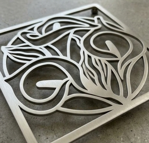 แผ่นรองหม้อสแตนเลสทรงสี่เหลี่ยม ทนความร้อน พร้อมลายดอกกุหลาบฉลุ - Product Image 5