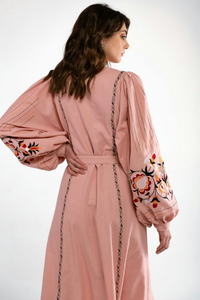 Robe midi en coton rose brodée style bohème pour femme, col en V, manches bouffantes, ceinture à nouer avec pompons, robe ethnique - Product Image 2