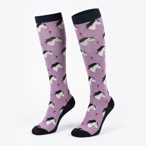 Chaussettes d'équitation montantes rouges personnalisées pour femmes, avec bout et talon noirs, respirantes, séchage rapide, légères et confortables - Product Image 3