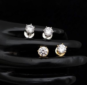 Pendientes de Zirconia Redonda en Oro Blanco, con Engaste de Garra Chapado en Oro, Joyería Clásica para Mujer - Product Image 1