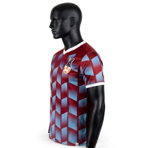 Polo imprimé tendance pour homme, manches courtes, t-shirt décontracté en tissu polyester léger, style jeune et branché, vente en gros - Product Image 4
