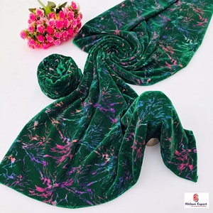 Tissu en velours imprimé à la feuille métallisée pour vêtements de luxe, décoration intérieure et ameublement – Fabricant de textiles sur mesure OEM/ODM - Product Image 5