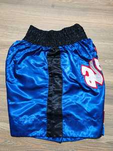Shorts de Muay Thai de haute qualité avec tissu à séchage rapide, coupe ample et fentes latérales flexibles pour une meilleure mobilité, service OEM disponible. - Product Image 3