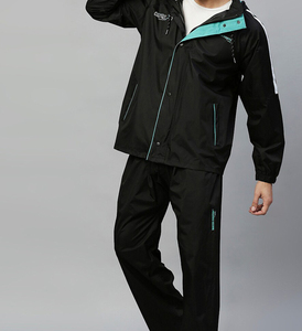 Ensemble coupe-vent professionnel pour homme OEM de haute qualité, veste à capuche imperméable et pantalon pour les voyages en plein air - Product Image 2