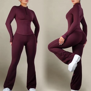 Conjuntos deportivos para mujer, camiseta deportiva sin costuras, pantalones cortos de yoga para gimnasio. - Product Image 1