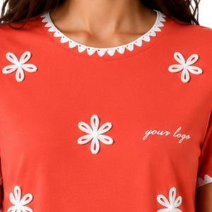 Camiseta de Mujer con Bordado Floral Coral, Ribete en Contraste Blanco, Cuello Redondo, Manga Corta, Estilo Casual, OEM, ODM, Ropa Personalizada - Product Image 5