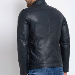 Veste en cuir classique, texture douce, streetwear décontracté, vêtement d'extérieur, boutons sur le devant, poignets côtelés, design élégant et confortable - Product Image 2