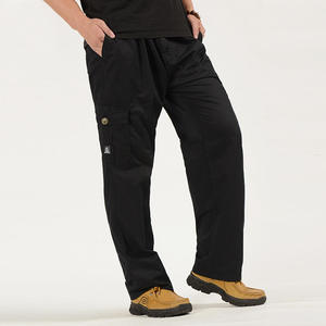 Pantalon cargo de sport pour homme, coupe ajustée, léger, respirant, multi-poches, avec cordon de serrage à la cheville, idéal pour l'entraînement et le jogging - Product Image 1