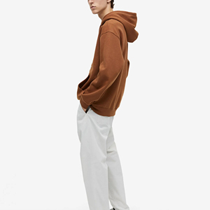 เสื้อฮู้ดดี้ผู้ชายขายดีที่สุด ผ้าฝ้ายฟลีซ 100% มีกระเป๋า สำหรับฤดูหนาว ปักลาย 3 มิติ พิมพ์ลายโลโก้ มีหลายขนาด บริการ OEM - Product Image 4