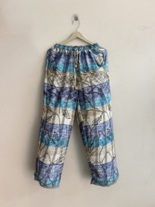 Pantalon Harem en Soie Indienne Style Bohème Alibaba – Confortable pour le Yoga et comme Pantalon de Pyjama - Product Image 3