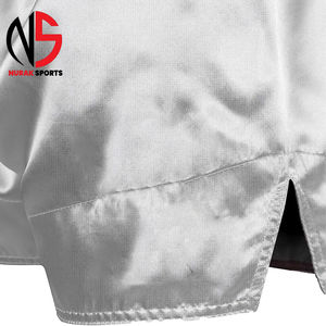 กางเกงมวยไทยสีพื้นคุณภาพพรีเมียมสำหรับผู้ชาย ผลิตจากโพลีเอสเตอร์ 100% ทนทานและเป็นมิตรต่อสิ่งแวดล้อม ในราคาที่เหมาะสม ปี 2026 - Product Image 6