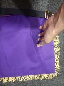 Tablier maçonnique en velours violet avec broderie dorée, symbole de l'œil de la Sainte Bible, forme carrée, accessoire de décoration artisanal fait main - Product Image 5