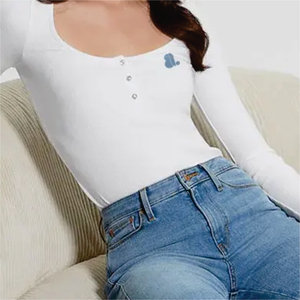 T-shirt Henley à manches longues et col rond pour femme, couleur unie, boutons, coupe classique, tricoté, décontracté, avec logo, teint uni, 100 % biologique, idéal pour l'été - Product Image 5