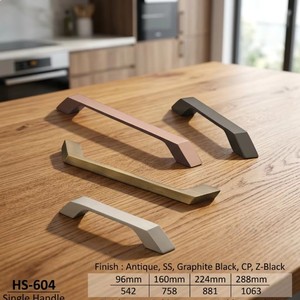 Tirador de latón macizo moderno de alta resistencia para gabinetes de cocina y puertas, tirador largo para cajones, herrajes de tamaño personalizado, calidad de exportación del fabricante - Product Image 3