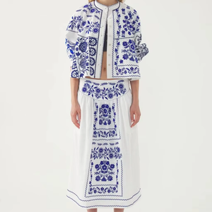 ชุดกระโปรงสองชิ้นสำหรับผู้หญิง เสื้อแจ็คเก็ตซิปสีพื้นและกระโปรงพลีทสั้น ชุดกระโปรงสองชิ้นลำลอง เสื้อผ้าผู้หญิง - Product Image 1