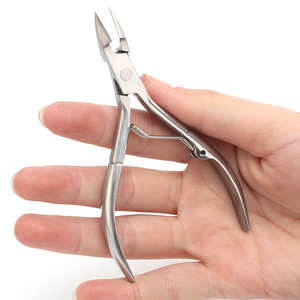 Outil de manucure en acier inoxydable avec coupe-ongles et coupe-cuticules pour le soin des ongles des doigts et des orteils - Product Image 4