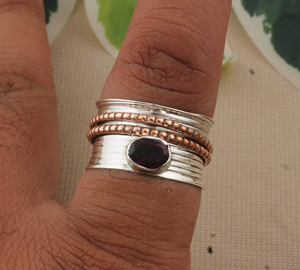 Anillo de Boda de Granate Rojo de Lujo, Plata de Ley 925, Engaste Cuadrado Hecho a Mano, Clásico para Mujer, Joyería de Moda - Product Image 1