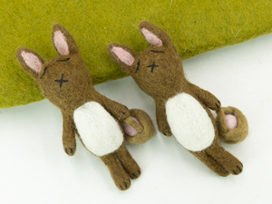 Wholesale Handmade Wool Brown Easter Bunny with Basket for Child Easter Decorations and Crafts-Felt & Yarn - Product Image 5