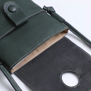 Bolso Bandolera de Cuero Negro Clásico y Elegante para Mujer con Cierre de Broche y Diseño Protector - Bolso de Viaje Bandolera Verde de Cuero - Product Image 5