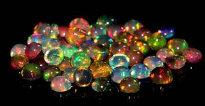 Opale d'Éthiopie noire naturelle, cabochon, multi-feu, pierre précieuse en vrac pour la fabrication de bagues, fournisseur en gros de bijoux - Product Image 1