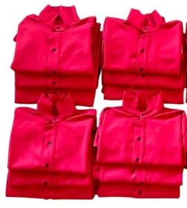 เสื้อเชิ้ตชานตุงสีแดงสดสำหรับผู้ชาย สีพื้น แขนยาว ติดกระดุมด้านหน้า แบบจำลองเสื้อเชิ้ตผ้าแฟลนเนลสีแดงสไตล์อเมริกัน - Product Image 6