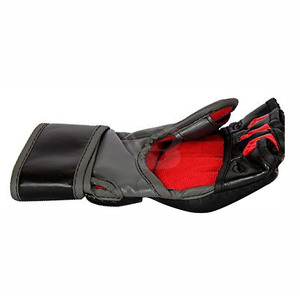 Gants de MMA verts demi-doigts avec motif rouge effet gouttelettes en cuir PU et fermeture Velcro pour adultes pratiquant les arts martiaux - Product Image 4