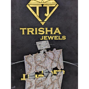 Colgante de lujo con nombre personalizado, con diamantes VVS cultivados en laboratorio, en plata de ley 925, estilo hip hop, de Trisha Jewels - Product Image 1
