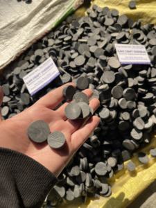 Boutons en corne de buffle en gros, noirs, tailles 16mm/19mm/21mm/23mm/26mm/29mm/31mm pour accessoires vestimentaires - Product Image 6