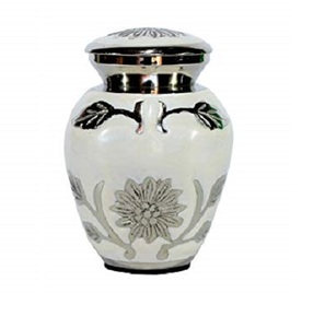 Urna Funeraria de Latón Dorado de Diseño Atractivo para Cenizas Humanas, Hecha a Mano, Adecuada para Entierro en Cementerio, Urnas Conmemorativas - Product Image 2