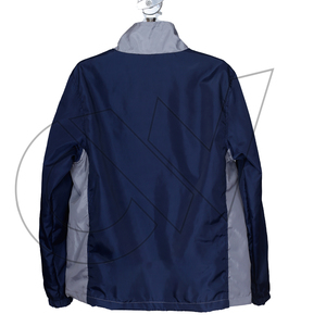 Chaqueta Soft Shell Negra Personalizada OEM 2026 para Hombre, Impermeable, con Cierre de Cremallera, Sin Cuello, Corte Regular, para Todas las Estaciones, con Logotipo Frontal - Product Image 4
