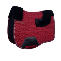 Ensemble de tapis de selle pour cheval en peau de mouton de qualité supérieure avec bonnet d'oreille assorti |   Tapis de selle équestre matelassé hexagonal |   Équitation