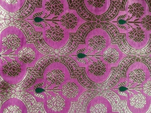 Tissu brocart Meena en polyester, jacquard métallisé tissé, brodé, poids moyen, pour textile de maison - Product Image 4