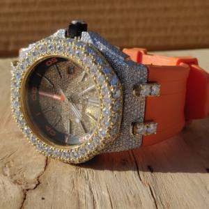 Montre Moissanite de marque personnalisée en acier inoxydable de qualité supérieure avec cadran analogique aspect diamant Style professionnel pour les commandes en gros - Product Image 2