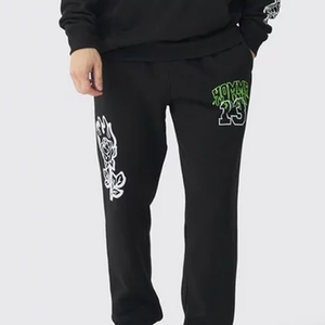 Ensemble de survêtement noir à capuche pour homme avec imprimé numéro 13 vert, sweat-shirt et pantalon streetwear coupe droite longueur intégrale, idéal pour l'automne - Product Image 3