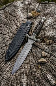 Couteau à lame fixe en acier Damas Commando, pointe tombante, manche en bois, avec étui en cuir - Product Image 5